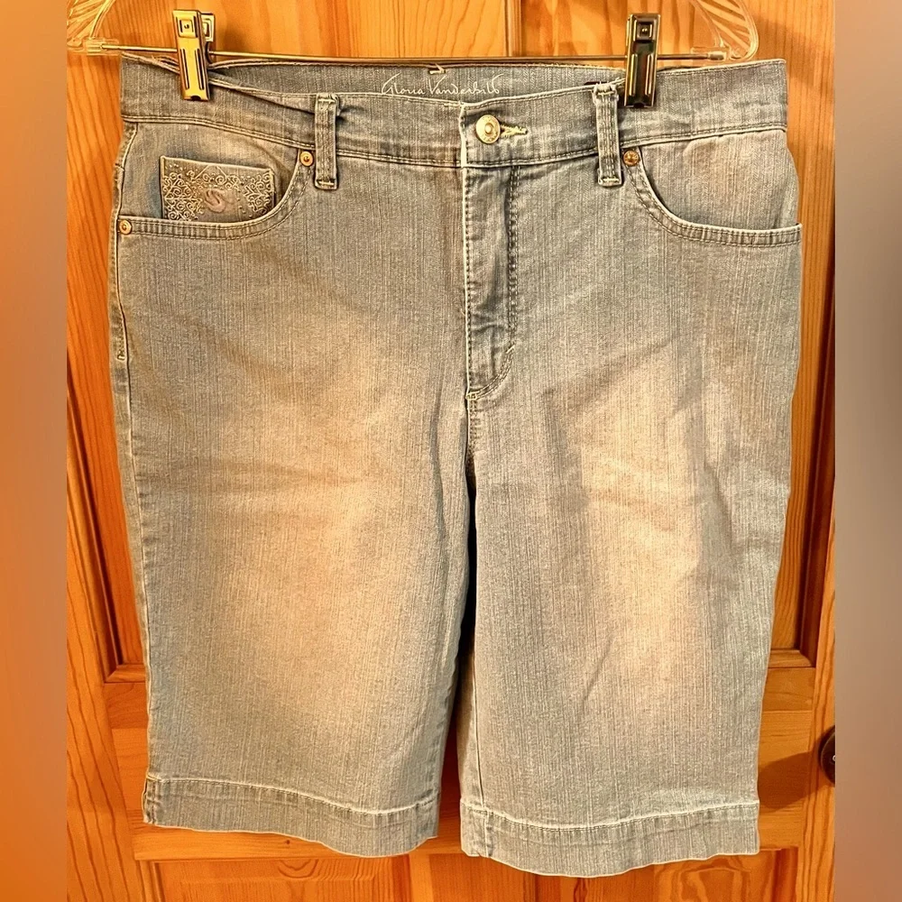 Gloria Vanderbilt Amanda Slimming Denim Bermuda Shorts Size 8 High Rise Blue